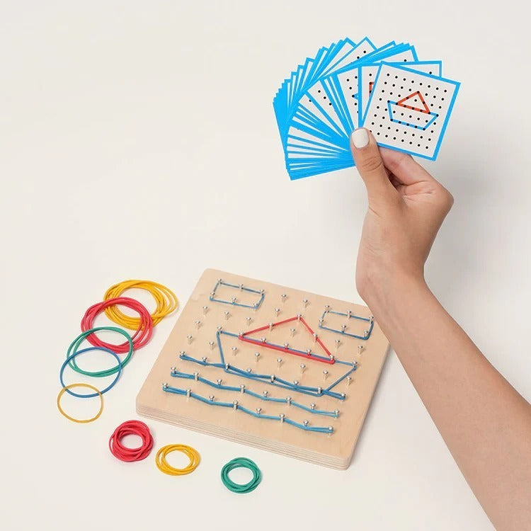Tableau géométrique en bois Montessori