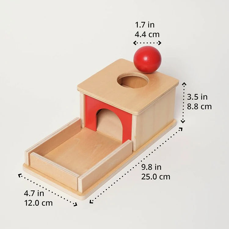 Boîte Montessori sur la permanence des objets