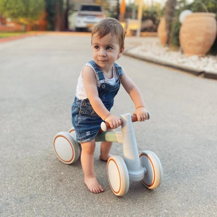 Vélo d'équilibre Montessori pour bébé