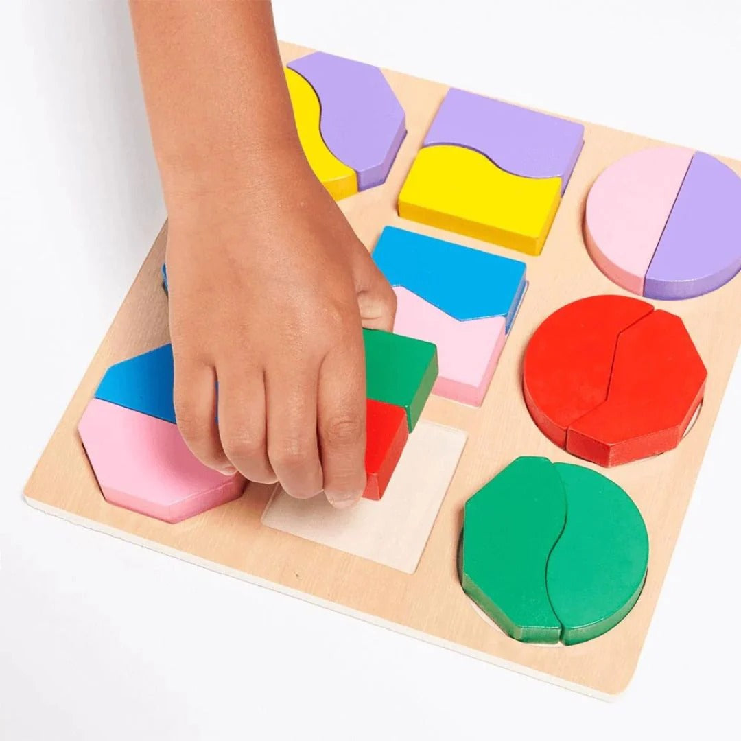 Tableau d'Association des Formes en Bois Montessori