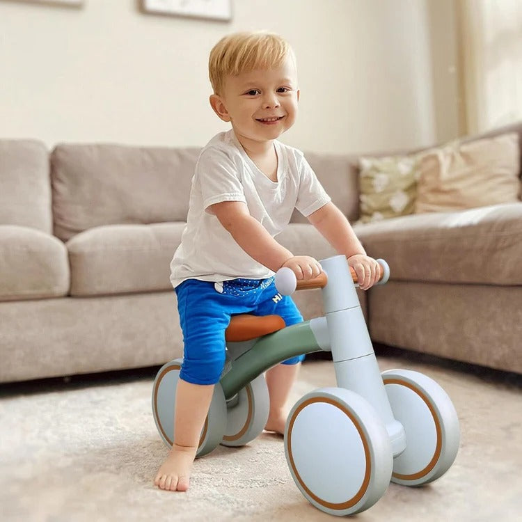 Vélo d'équilibre Montessori pour bébé
