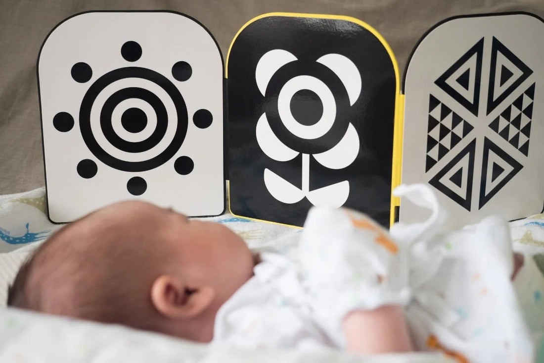 Développement visuel Montessori : Comment soutenir la vue de votre enfant de la naissance à 5 ans
