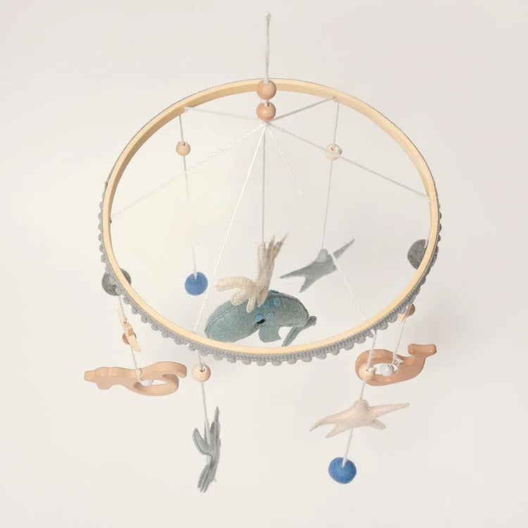 Mobile Montessori sur la vie marine