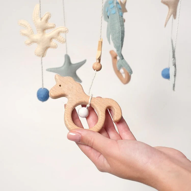 Mobile Montessori sur la vie marine