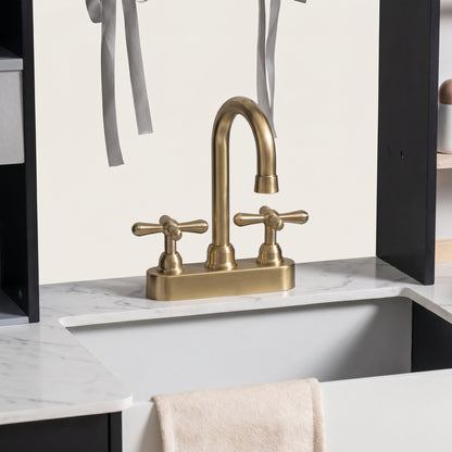 Cuisine Montessori en Bois avec Évier et Rangements