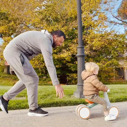 Vélo d'équilibre Montessori pour bébé