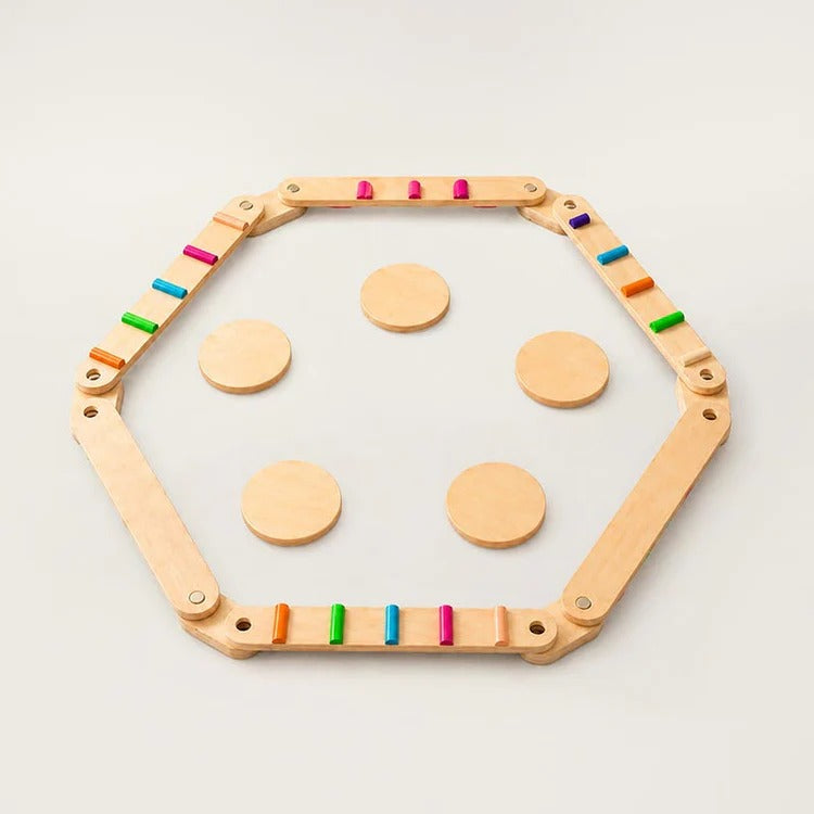 Poutres d'équilibre et pierres Montessori